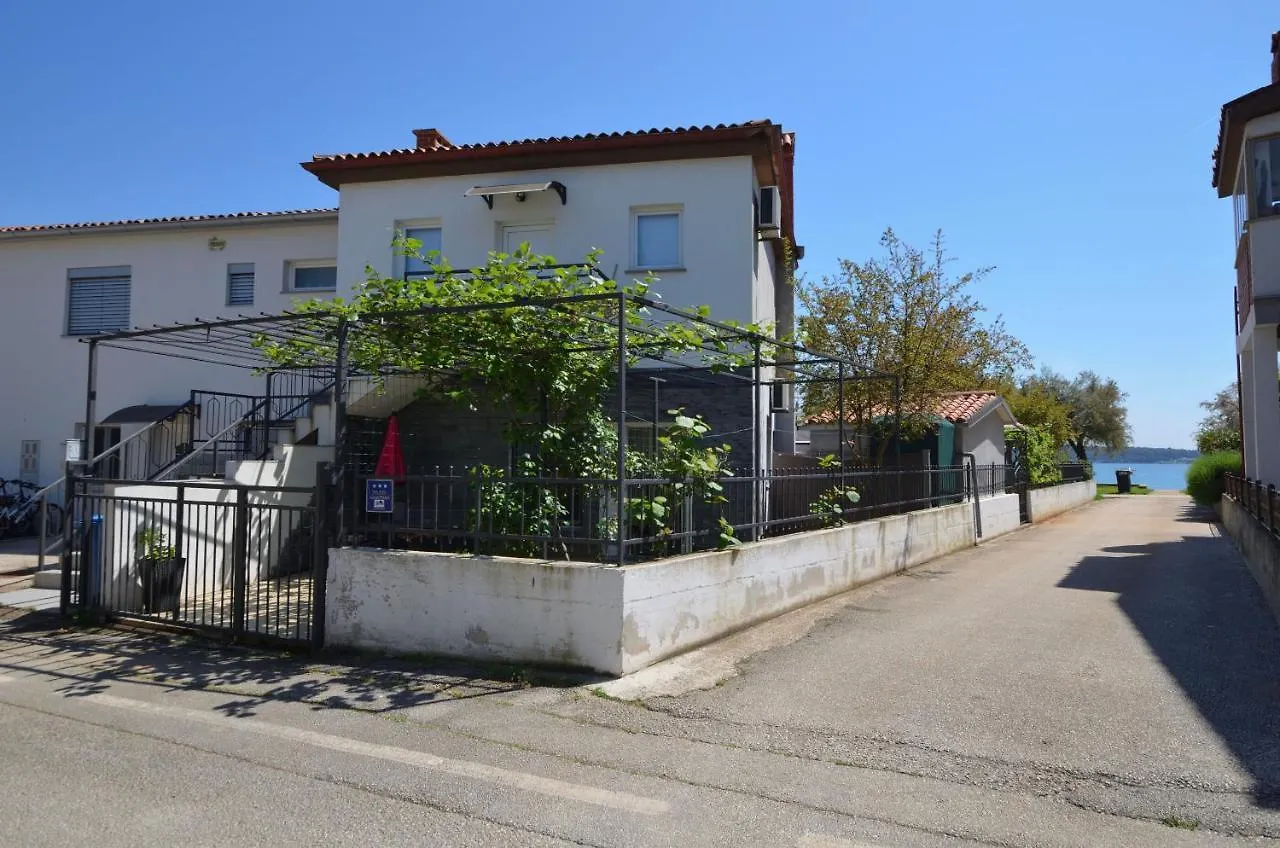 Apartments Pintar Novigrad